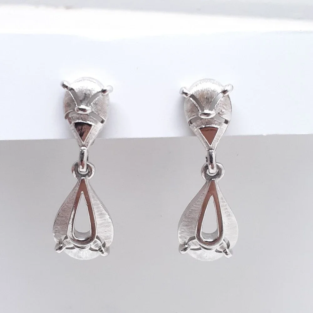 Vintage Crown Trifari Earrings Signed Clip On Silver Tone Dangle - Picture 4 of 16